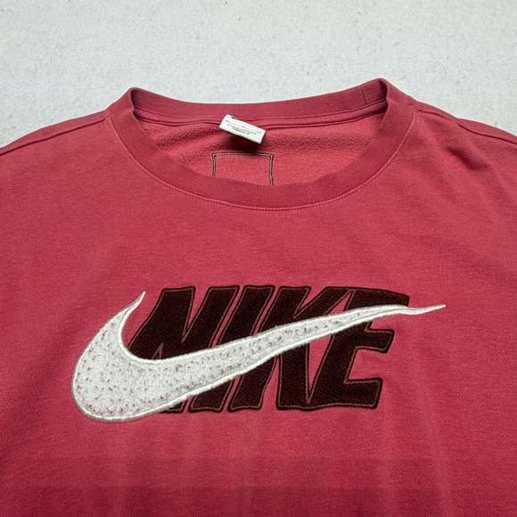 Nike Cropped Sweatshirt Big Logo Center Swoosh Fleece Pullover Red Pink Women XL - Picture 2 of 13